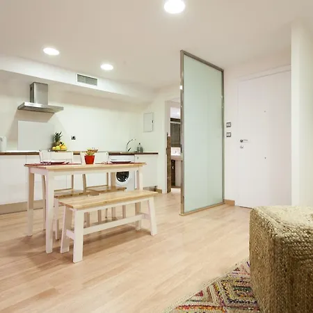 Apartament Ole - Albareda 24 *