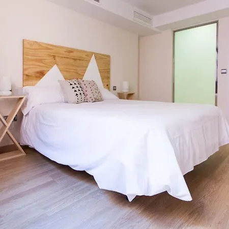 Ole - Albareda 24 Apartament